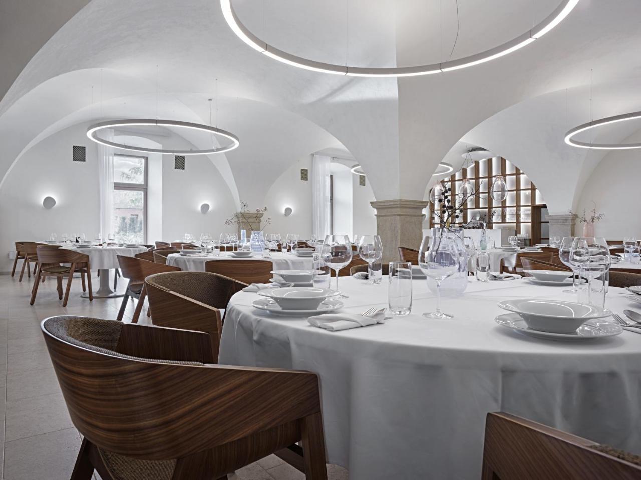 Lotrinsky Hotel Velké Pavlovice المظهر الخارجي الصورة