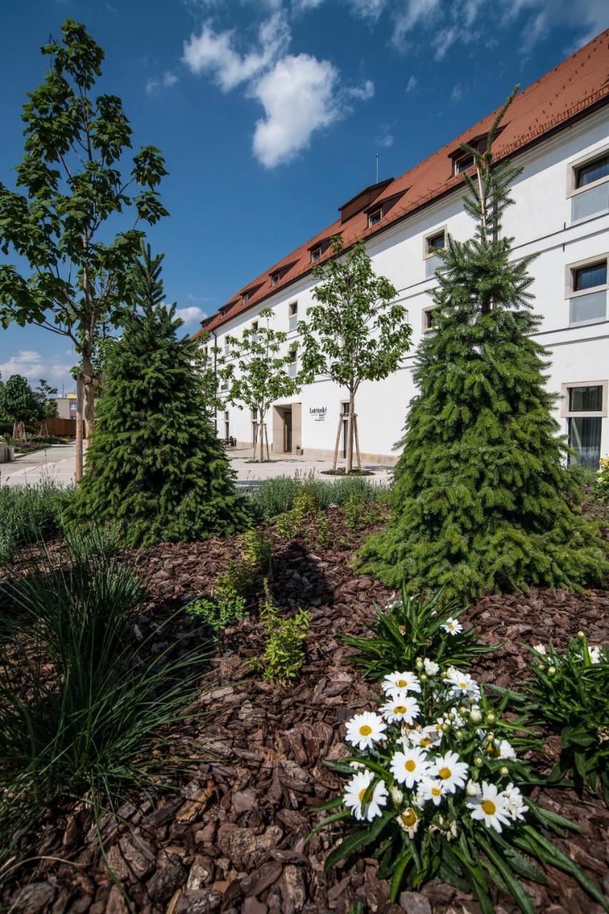 Lotrinsky Hotel Velké Pavlovice المظهر الخارجي الصورة