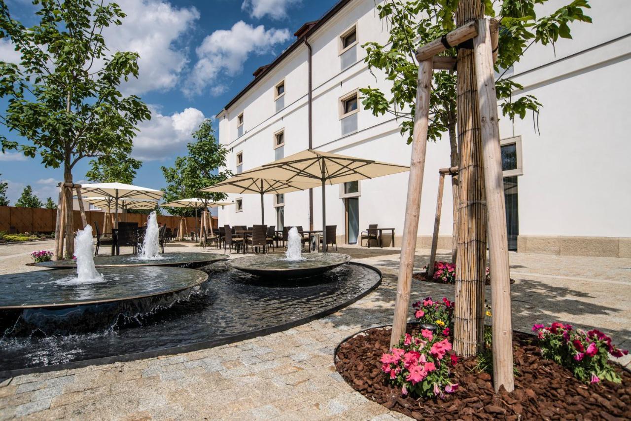 Lotrinsky Hotel Velké Pavlovice المظهر الخارجي الصورة